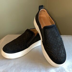 Women's Vionic Size 6 1/2 Kimmie Slip On Sneakers